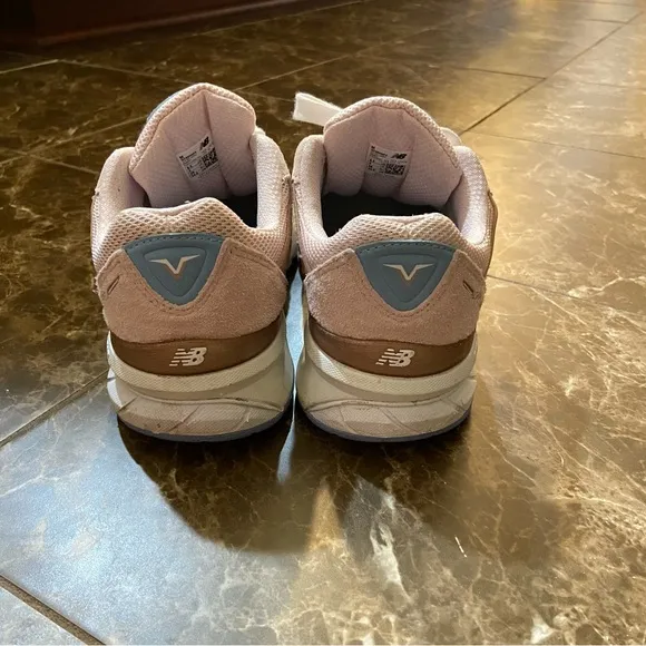 New Balance 990v5 Shoes - Cherry Blossom/Team Carolina
