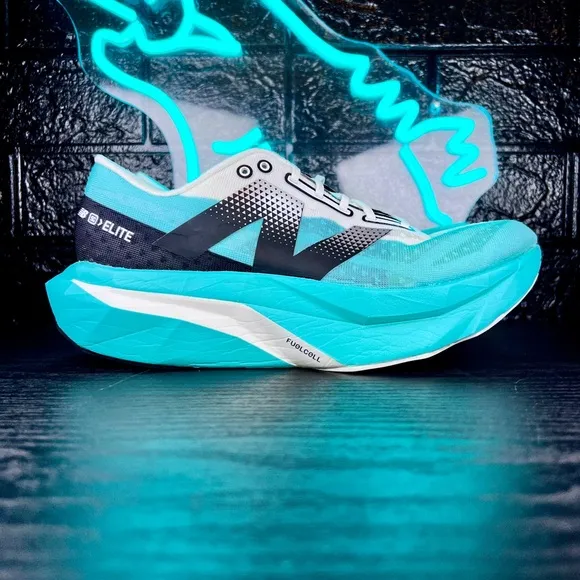 New Balance FuelCell SuperComp Elite v4 Women’s Marathon Running Shoes - 8.5