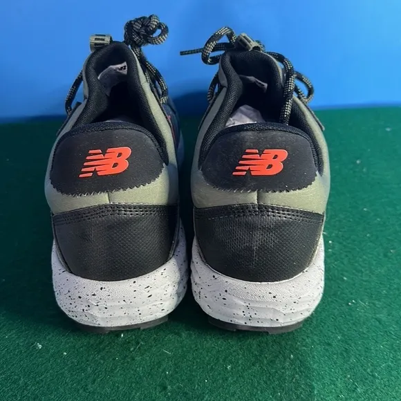 New Balance Men's Gray/Red Trail Running Shoes Size 10