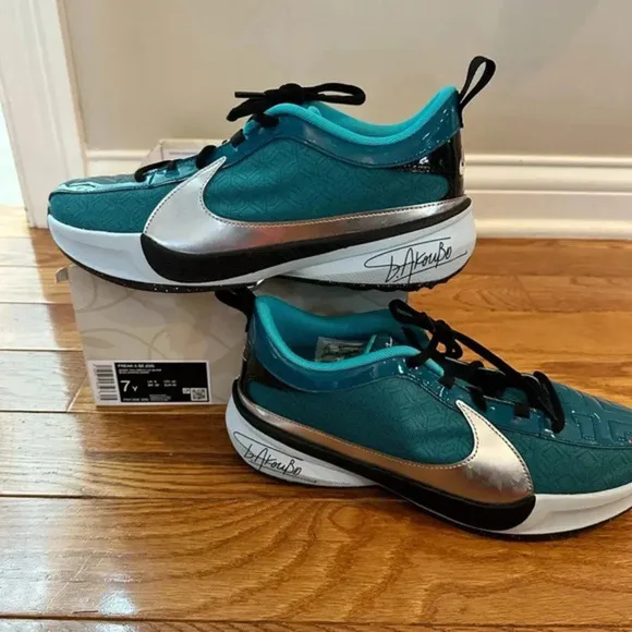 New BIG KIDS' NIKE FREAK 5 SE BASKETBALL SHOES Black &amp; teal Sz  7 Retail $110