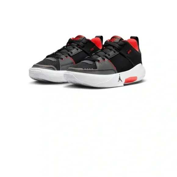 New Jordan kids grade school one take 5 basketball schools Size big kids size 7