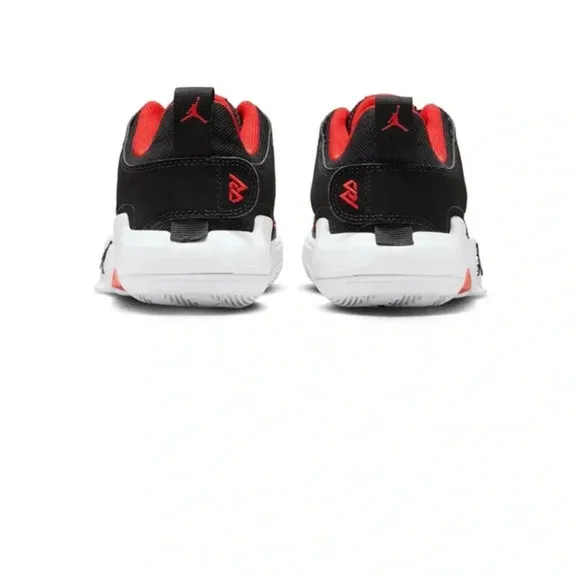 New Jordan kids grade school one take 5 basketball schools Size big kids size 7