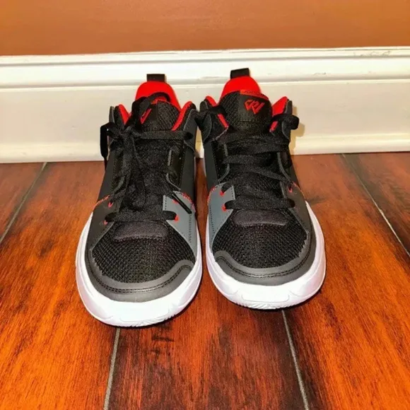 New Jordan kids grade school one take 5 basketball schools Size big kids size 7