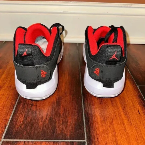 New Jordan kids grade school one take 5 basketball schools Size big kids size 7