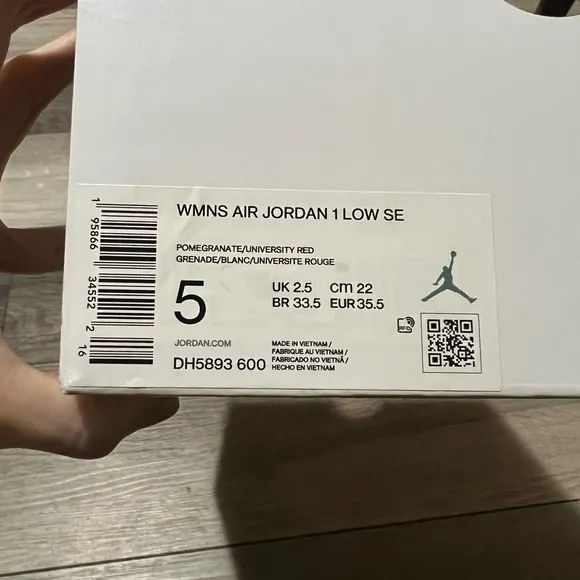 New jordan Nike red women shoes size us 5 🌟🌟🌟