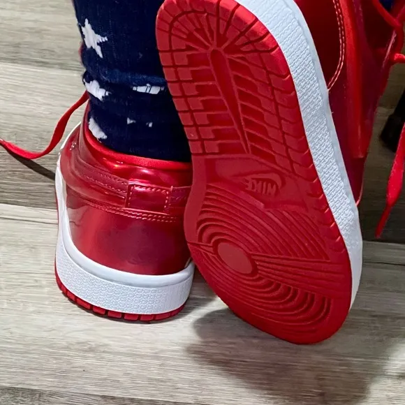 New jordan Nike red women shoes size us 5 🌟🌟🌟