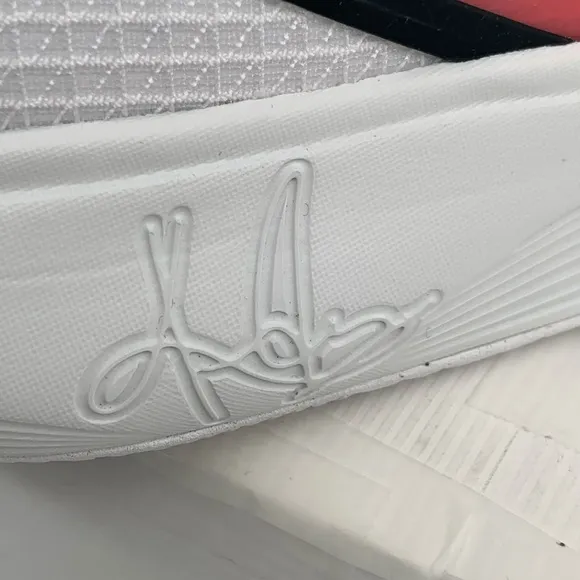 🌹New Listing🌹 NIB Nike Kyrie 8 White/University Red DJ6017-100 Size 14M or 15.5W