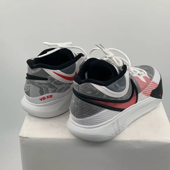 🌹New Listing🌹 NIB Nike Kyrie 8 White/University Red DJ6017-100 Size 14M or 15.5W
