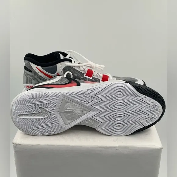 🌹New Listing🌹 NIB Nike Kyrie 8 White/University Red DJ6017-100 Size 14M or 15.5W