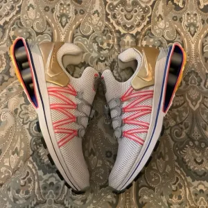 New Nike Shox Gravity Gold Swoosh Mens Sz 11.5