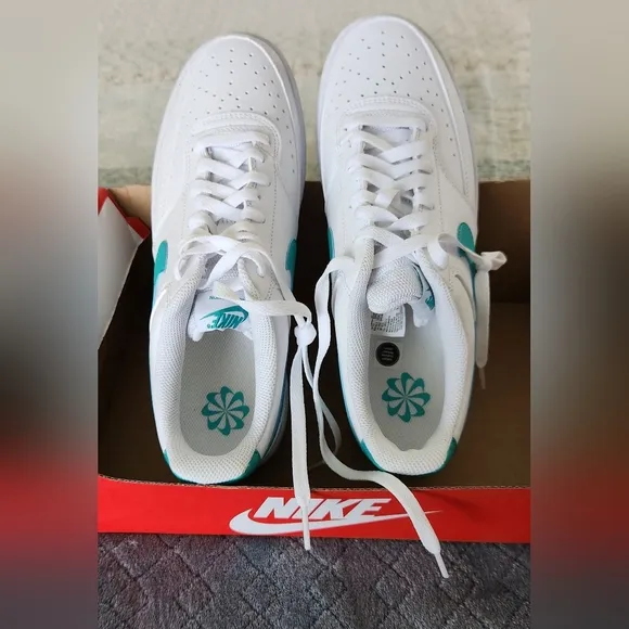 NEW NWOT NIKE Air Men's Sneakers