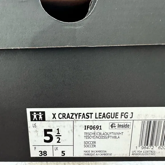NEW!!! Soccer boys shoes size 5.5