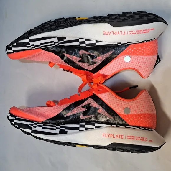 New Women's Nike ZoomX Ultrafly Trail Racing Running Shoes Sz 9 Bright Crimson