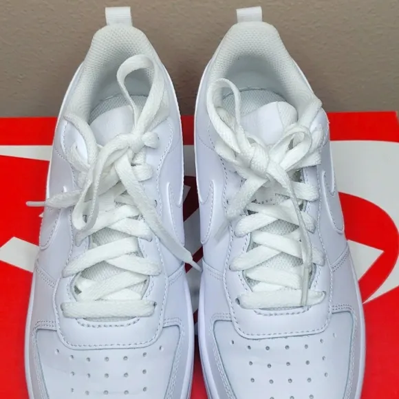 NIB Boys Nike Court Borough Low 2 (GS) Shoes  Size 5Y