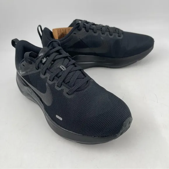 NIB 👞 Nike Big Kid’s Downshifter 12 Black Low Top Road Running Shoes - Size 6 Y