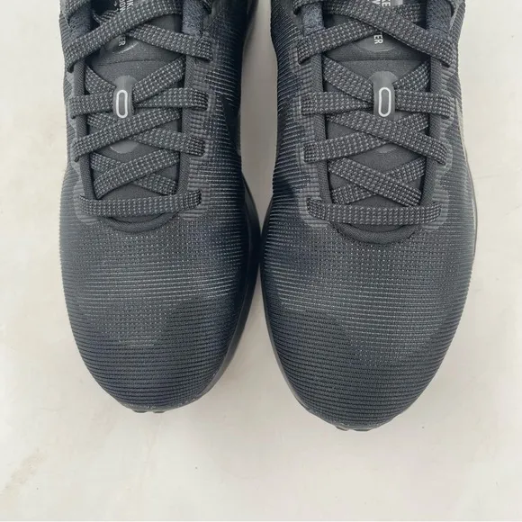 NIB 👞 Nike Big Kid’s Downshifter 12 Black Low Top Road Running Shoes - Size 6 Y