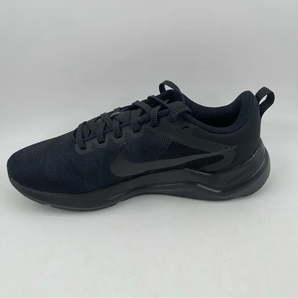 NIB 👞 Nike Big Kid’s Downshifter 12 Black Low Top Road Running Shoes - Size 6 Y