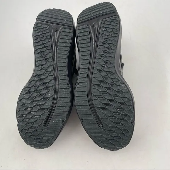 NIB 👞 Nike Big Kid’s Downshifter 12 Black Low Top Road Running Shoes - Size 6 Y