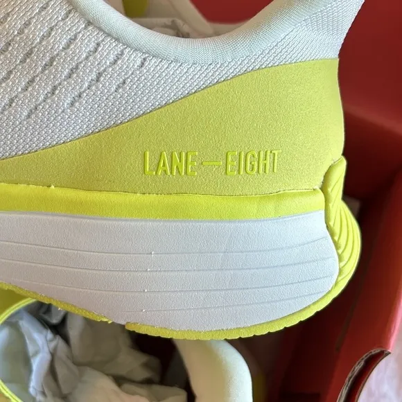NIB | Women's Lane-Eight Shoes Lane-Eight Relay Trainer Key Lime Size 8.5