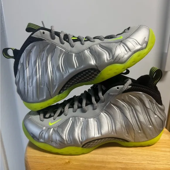 Nike Air Foamposite One PRM Silver Volt