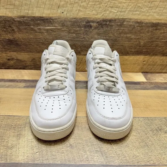 Nike Air Force 1 '07 Triple White Athletic Sneakers Size 9 Men / 10.5 Women
