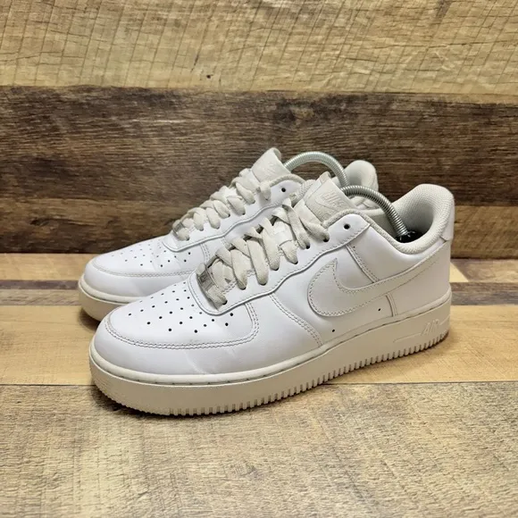 Nike Air Force 1 '07 Triple White Athletic Sneakers Size 9 Men / 10.5 Women