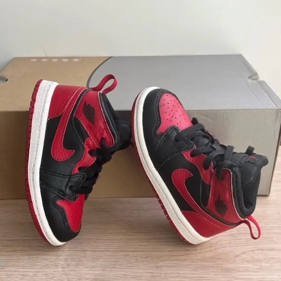 Nike Air Jordan 1 Mid Bred Toddler Sneakers- SZ 7 C
