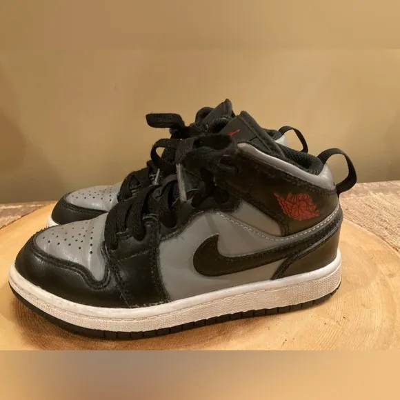 Nike Air Jordan 1 Mid Shadow/ Black/Gym Red PS kids Sneaker 640734 096- SZ 13C