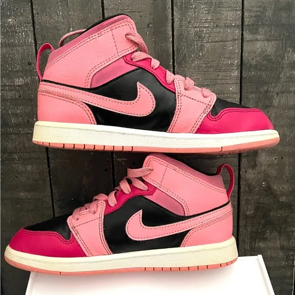 NIKE Air Jordan 1 MidCoral Chalk 640734-662Pink Sneaker Shoes Girls 3Y