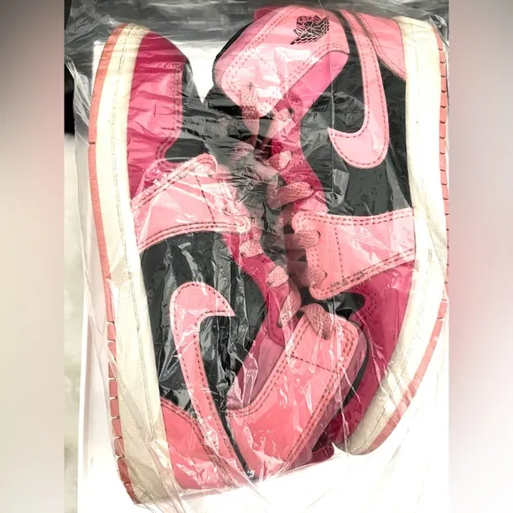 NIKE Air Jordan 1 MidCoral Chalk 640734-662Pink Sneaker Shoes Girls 3Y