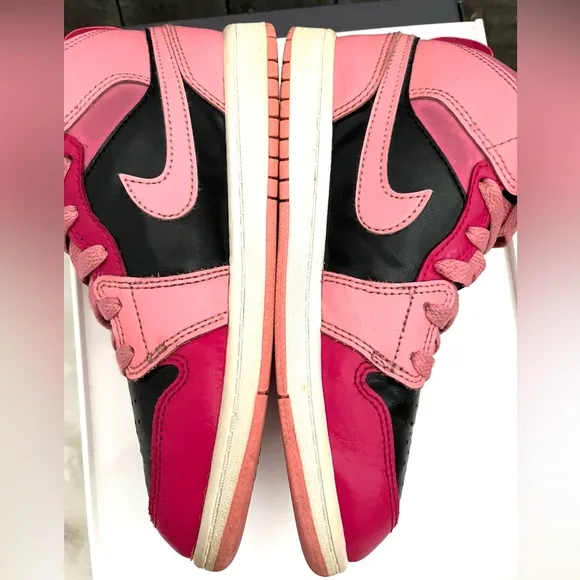 NIKE Air Jordan 1 MidCoral Chalk 640734-662Pink Sneaker Shoes Girls 3Y