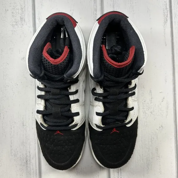 Nike Air Jordan 1 Retro '99 Boy's Sneakers White Black Size 5.5 Y 654962-101