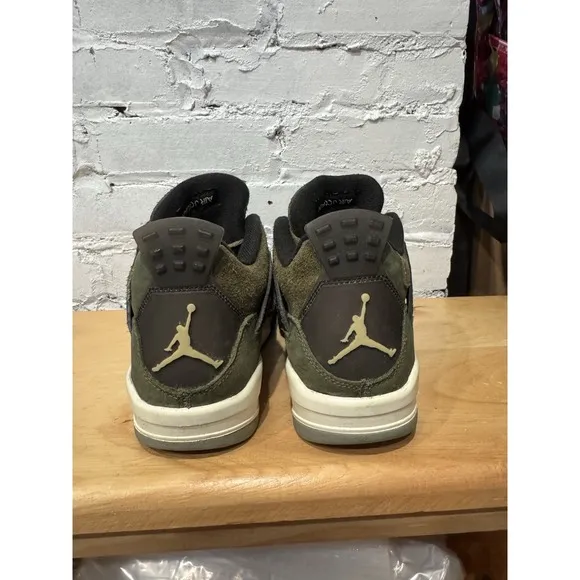 Nike Air Jordan Retro 4 SE Craft &quot;Medium Olive&quot; FB9928-200 6Y/Women's 7.5