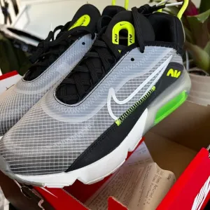 Nike Air Max 2090 Lemon Venom CT1803-001 Marathon Running Shoes Black Grey Limon