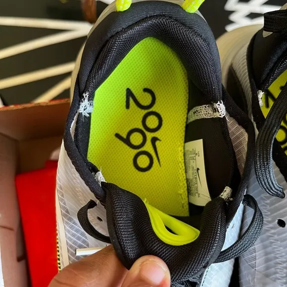 Nike Air Max 2090 Lemon Venom CT1803-001 Marathon Running Shoes Black Grey Limon