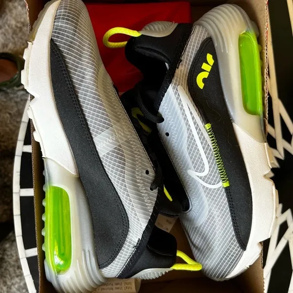 Nike Air Max 2090 Lemon Venom CT1803-001 Marathon Running Shoes Black Grey Limon