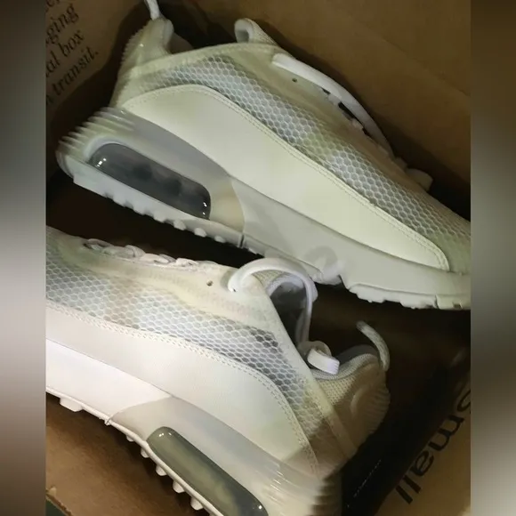 NIKE Air Max 2090 Youth Size 4.5 Youth White NWT