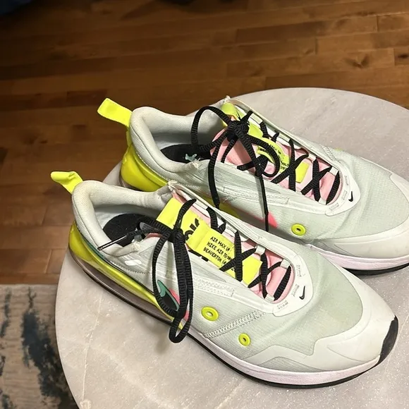 Nike Air Max Up Barely GreenVolt CZ1639 size 7.5