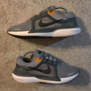 Nike Air Zoom Shoes Vomero 16 Mens Size 8 Running Athletic Sneakers *Barely Worn