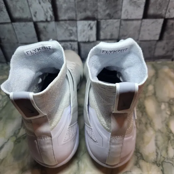 Nike Alpha Menace Élite 2 White Grey  Size 11 Football Shoes