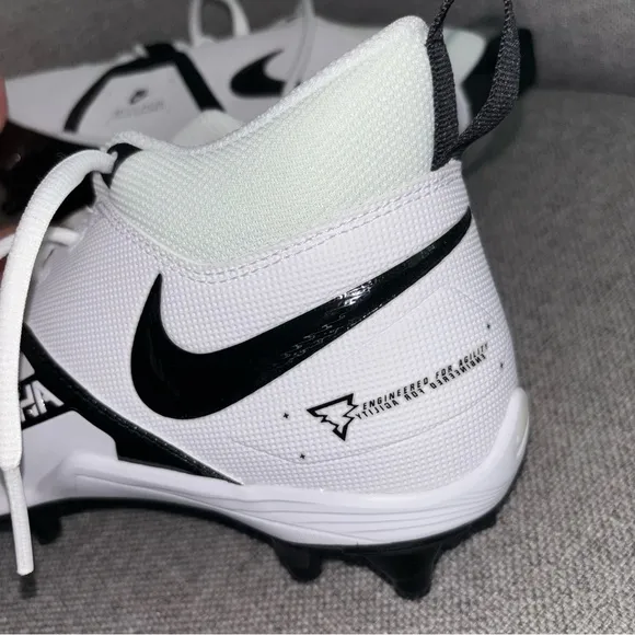 Nike Alpha Menace Varsity 3 Football Cleat White Black CV0586-100 Size 8.5‎