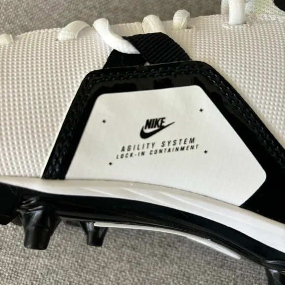 Nike Alpha Menace Varsity 3 Football Cleat White Black CV0586-100 Size 8.5‎