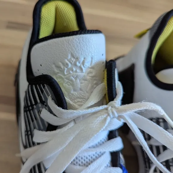 Nike Black and White Athletic Sneakers (6.5 Youth)
