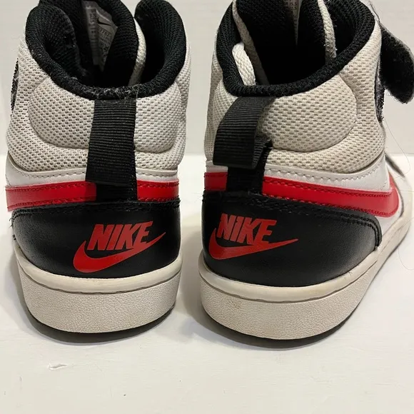 Nike Boys Court Borough 2 Mid Sneaker Size 3.5Y classic basketball shoes sneaker