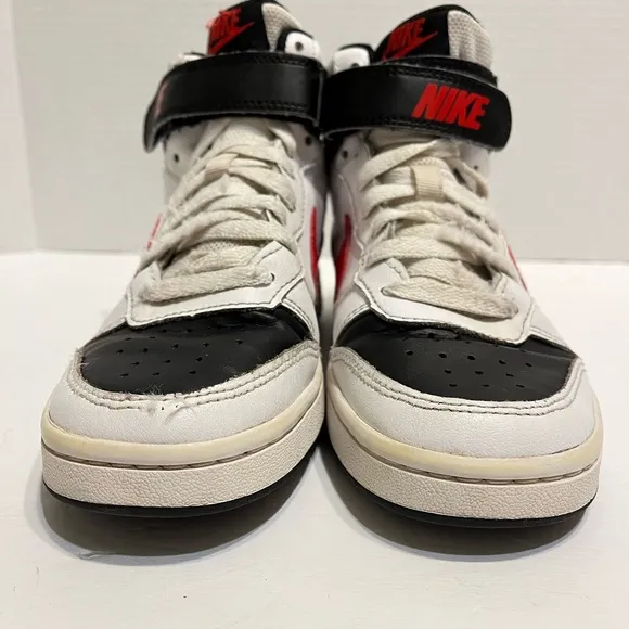 Nike Boys Court Borough 2 Mid Sneaker Size 3.5Y classic basketball shoes sneaker