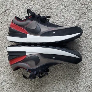 Nike Boys waffle one