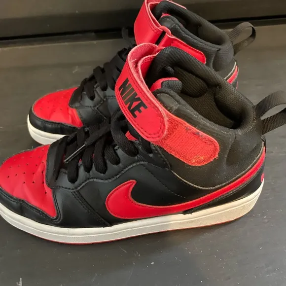 Nike  Court Borough 2 Mid kids shoes