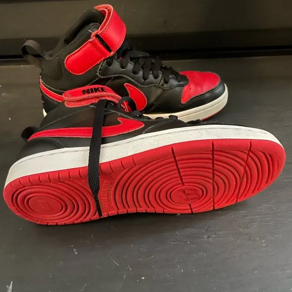 Nike  Court Borough 2 Mid kids shoes