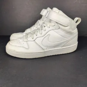 Nike Court Borough Mid 2 Youth White Basketball Retro Sneaker Youth Size GS 7Y