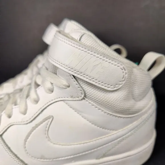 Nike Court Borough Mid 2 Youth White Basketball Retro Sneaker Youth Size GS 7Y